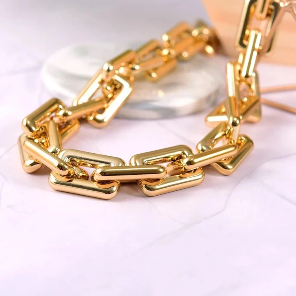 Zara 29.5” Gold Chunky Big Link Chain Bicolor Links Lightweight Necklace - Picture 5 of 15